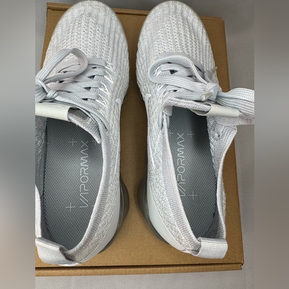 Women’s Nike Air VaporMax Flyknit 3 Pure Platinum Running Shoe EUC - Picture 10 of 14